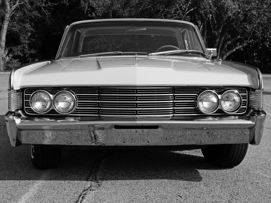  Lincoln Continental Sedan 1965 года  (фото 7 из 8)